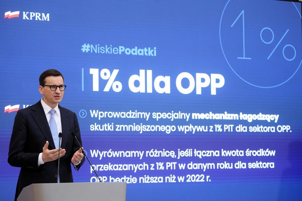 Morawiecki wraz wiceministrem finansów Arturem Soboniem mówili w czwartek o planowanych zmianach podatkowych