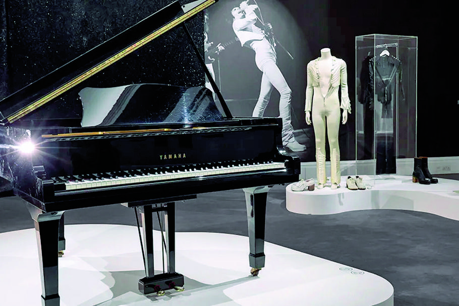 1,7 mln GBP – Yamaha Grand, Pianofortepian Freddiego Mercury’ego, będący świadkiem komponowania największych hitów zespołu Queen.