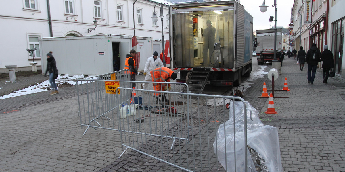 Zrobią deptak wygodny dla szpilek