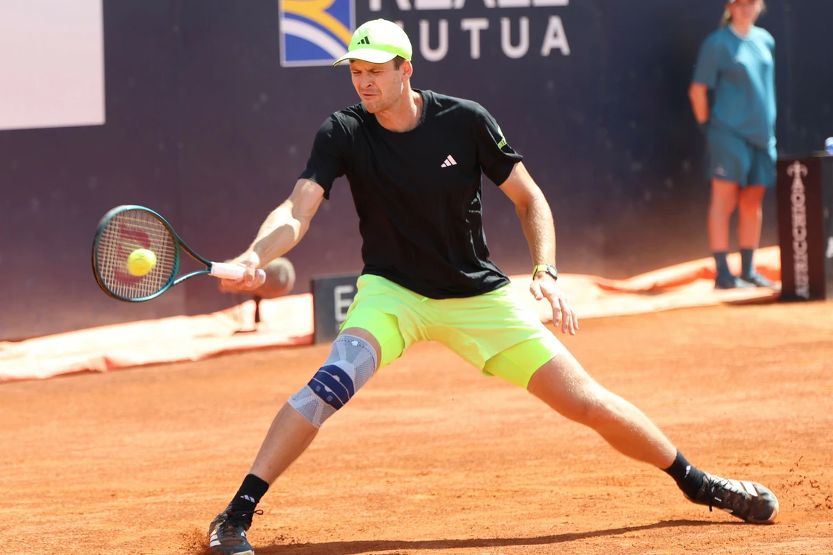 Hubert Hurkacz awansował do ćwierćfinału w Rzymie. Zajęło mu to trzy godziny