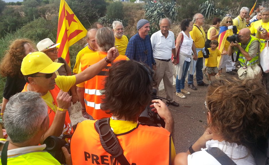 Lluís Llach (w czapce) w trakcie protestów w 2013 r.