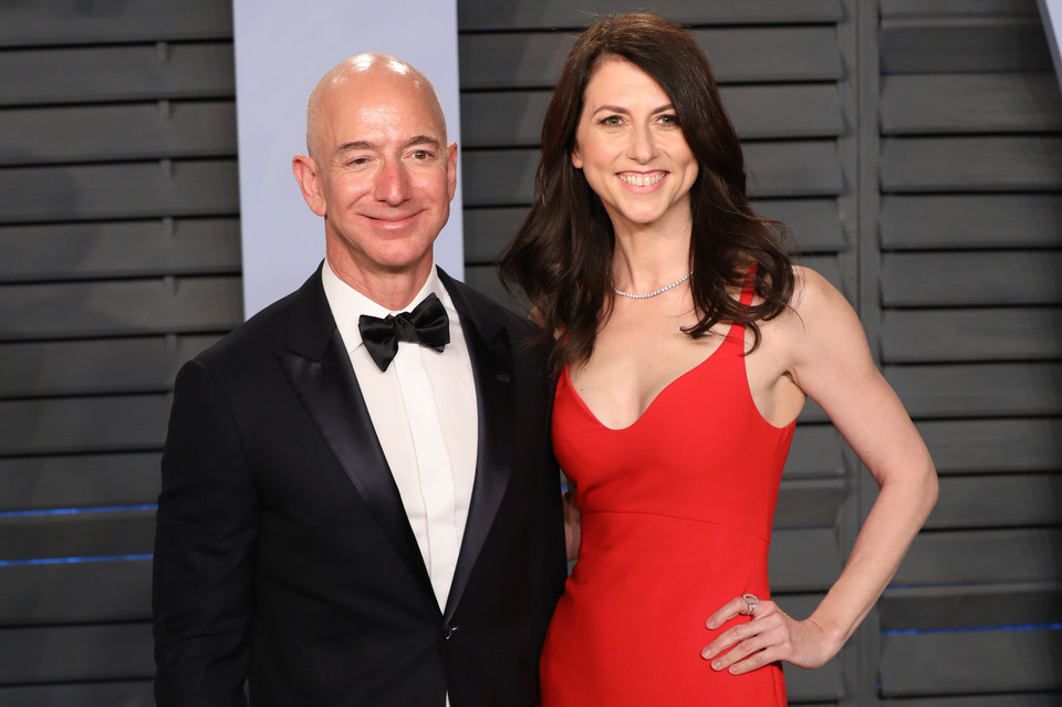 Miliarder z żoną MacKenzie Bezos