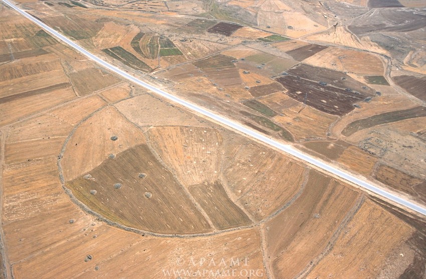 foto David L. Kennedy, copyright is retained by the Aerial Photographic Archive for Archaeology in the Middle East image APAAME_20040601_DLK-0107