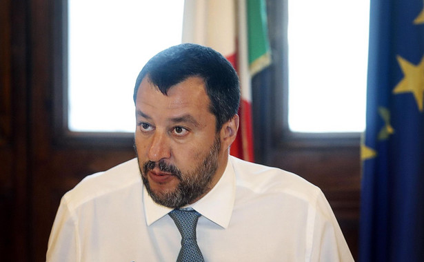 Salvini bez ogródek: Minister gospodarki straci pracę, jeśli nie zredukuje podatków