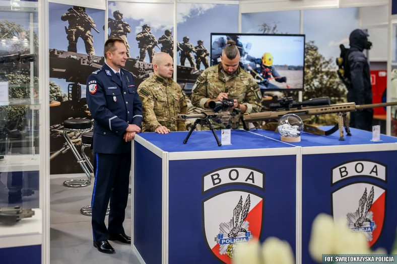 Służby chwaliły się sprzętem, którym już dysponują. Ale apetyt rośnie w miarę jedzenia.