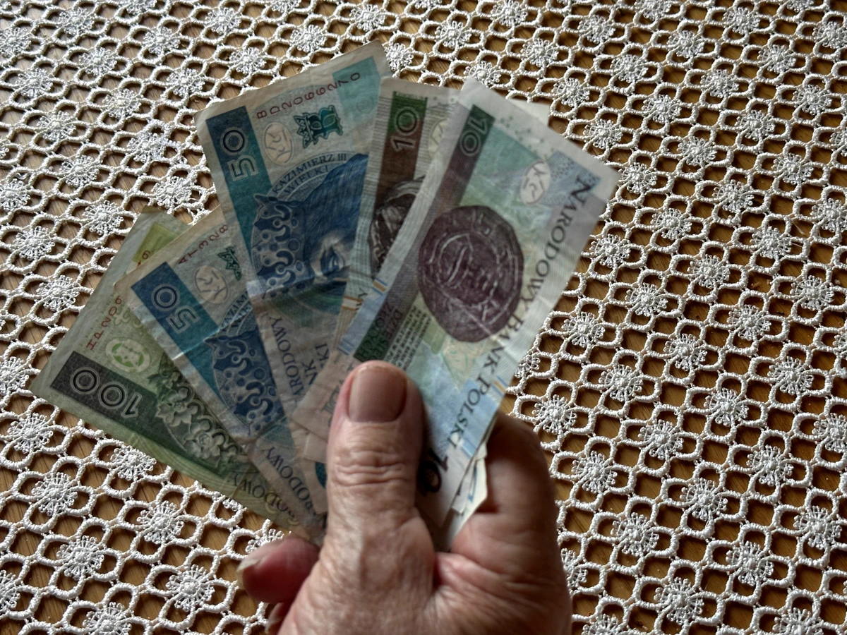 Ponowne przeliczenie emerytury po 65. roku życia OFE. Ile wzrośnie emerytura z OFE po 65 roku życia. Przykłady przeliczenia emerytury kapitałowej na emeryturę powszechną