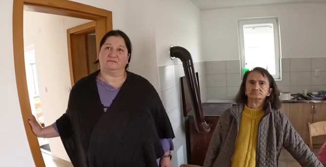 Jelina Terzić sa komšinicom Biljanom