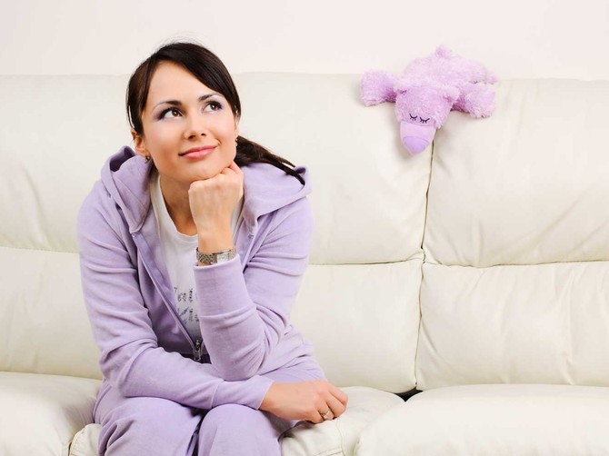 4538_shutterstock_44217946-devojka-misli