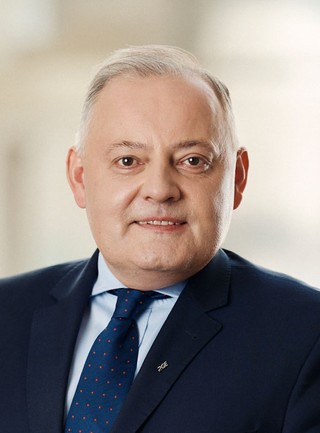 Wojciech Dąbrowski- prezes zarząduPGE Polskiej Grupy Energetycznej, prezes Rady Zarządzającej Polskiego Komitetu Energii Elektrycznej (PKEE)