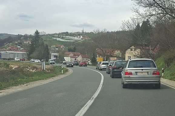 (VIDEO) SEOBA SRBA NA ZLATIBOR Dugačke kolone i danas