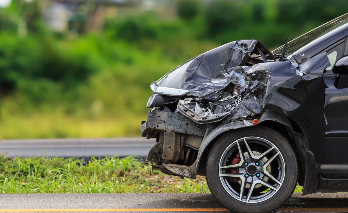 Sprawa sprowadza się do tego, czy trzeba ubezpieczyć auto, które nie jest używane i stoi na prywatnym terenie