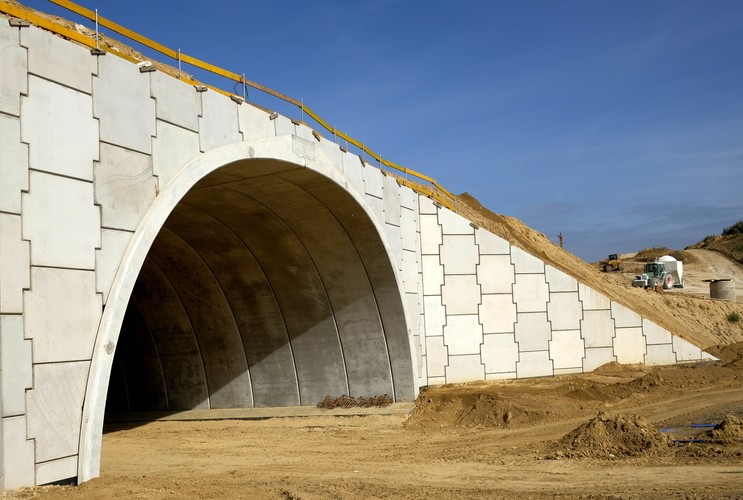 Cała droga S19 z początkiem na przejściu granicznym z Białorusią w Kuźnicy Białostockiej, a zakończona na granicy ze Słowacją w Barwinku, będzie miała ok. 570 km długości. Przebiegać będzie przez Podkarpacie, województwa lubelskie, mazowieckie i podlaskie.
 

<br><br> fot. (dd/kru) PAP/Darek Delmanowicz