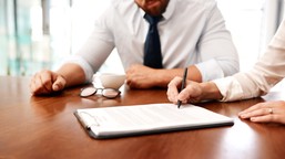 reforma pip przyjęta przez senat. inspektorzy będą mogli przekształcać umowy b2b w etat. ustawa czeka na podpis prezydenta