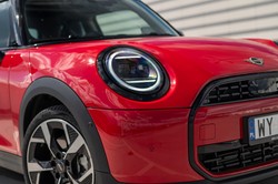 Oto najtańsze MINI z benzynowym silnikiem. Ile kosztuje?