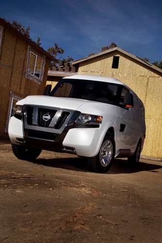 Nowy model nissana nazywa się NV2500 - to ma być powiew świeżości w projektowaniu samochodów dostawczych i vanów