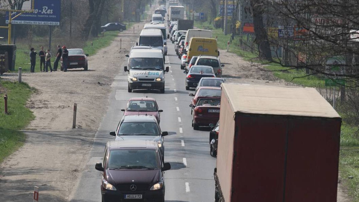 Już w maju powinny się ruszyć prace budowlane, rozpoczynające wielki remont ulicy Igołomskiej. W tym roku z dużych inwestycji w Krakowie czekają nas jeszcze remonty torowisk przy Plantach oraz pierwsze przymiarki do budowy linii tramwajowej z Krowodrzy Górki na Górkę Narodową.