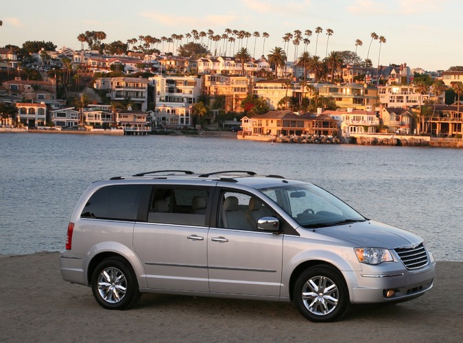 Boczne drzwi odsuwają się elektrycznie