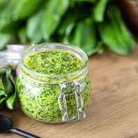 Hamarabb indult a szezonja: puffadás és gyulladások ellen is jó lehet a medvehagyma
