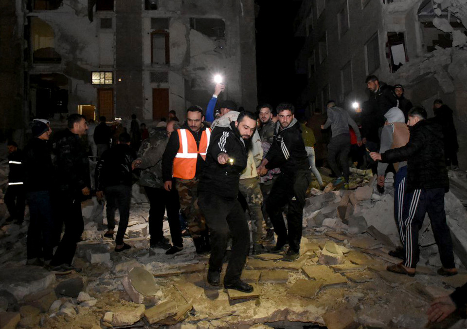 Skutki trzęsienia ziemi w Syrii