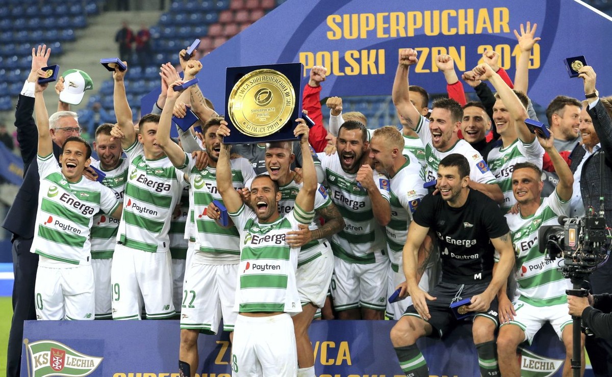Piłkarski Superpuchar Polski: Lechia Gdańsk rozbiła Piasta Gliwice i zgarnęła trofeum [WIDEO]