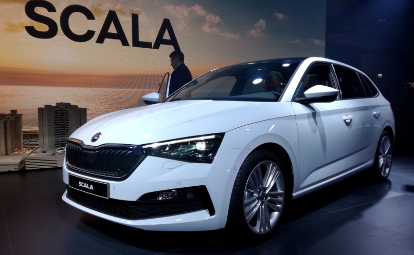 Skoda SCALA została tak oszlifowana w tunelu aerodynamicznym, że oferuje bardzo korzystny współczynnik oporu powietrza - na poziomie 0,29. To przełoży się m.in. na komfort akustyczny w kabinie i ekonomiczne spalanie