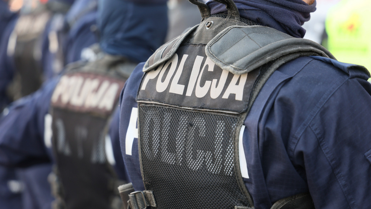 Legnica: Rzucił się na policjanta z nożem. Funkcjonariusz musiał użyć broni