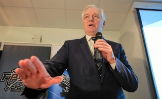 UE: Gowin zabiega o wyższe wynagrodzenia polskich naukowców