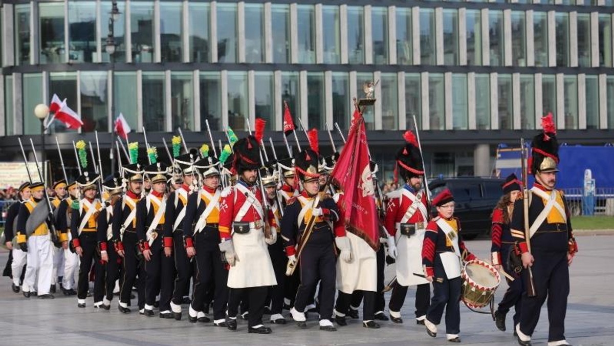 11 listopada 2012 święto niepodległości plac piłsudskiego rekonstruktorzy