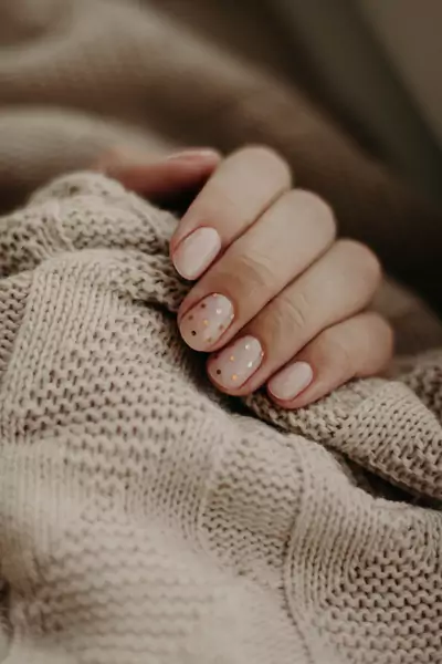 Eleganckie paznokcie / Zdjęcie autorstwa Kristina Paukshtite z Pexels