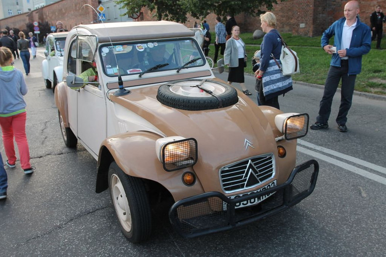 21. Światowy Zlot Miłośników Citroëna 2CV Toruń 2015