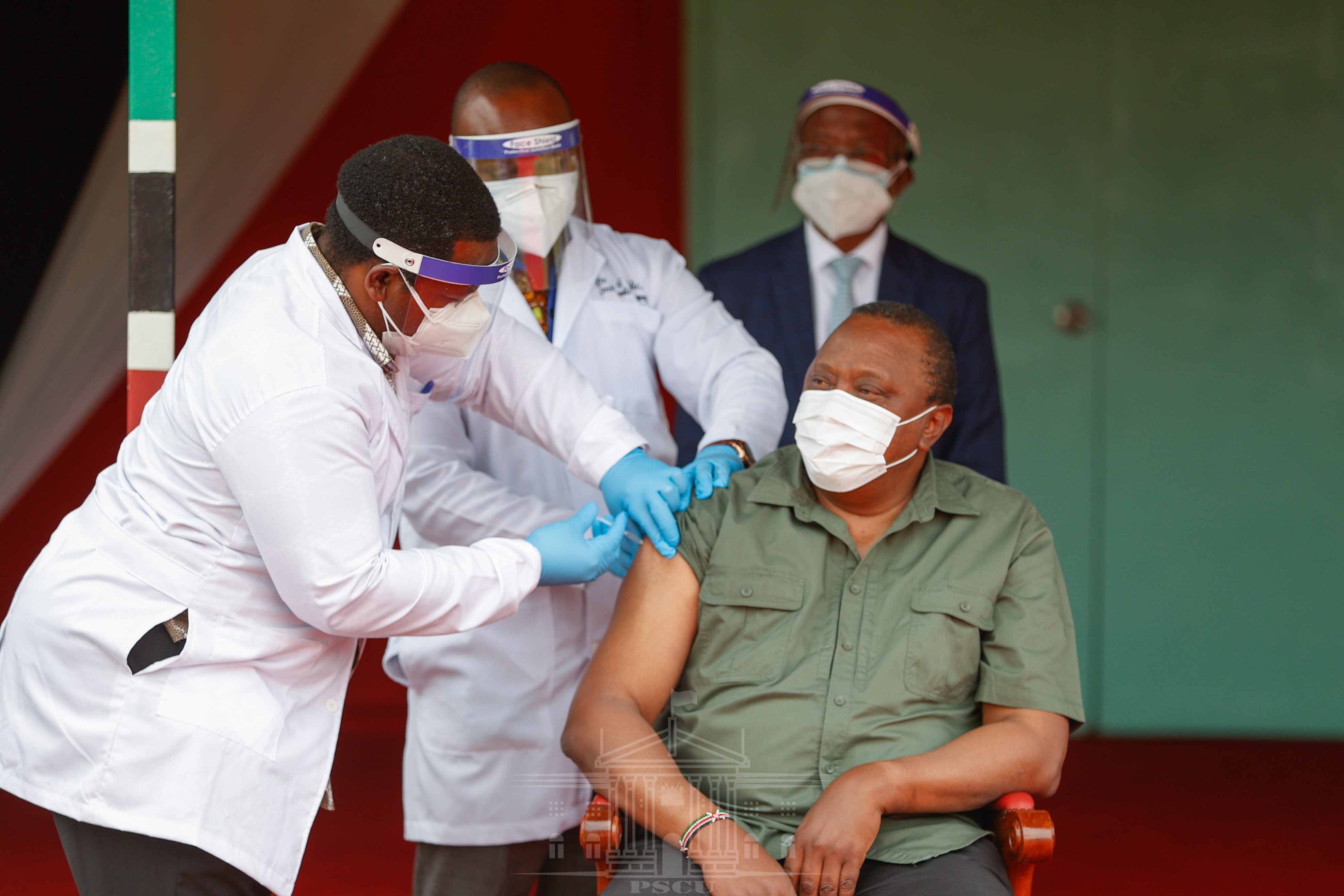 President Uhuru Kenyatta received Covid-19 vaccine