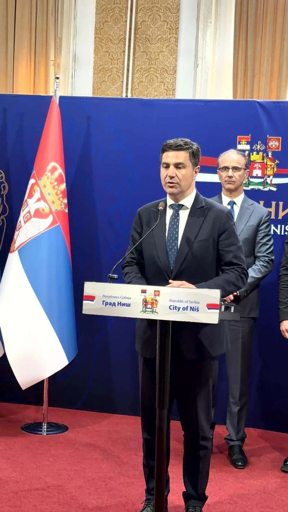 premijer Macut na otvaranju Kancelarije za komunikaciju gradjana sa Vladom u Nišu