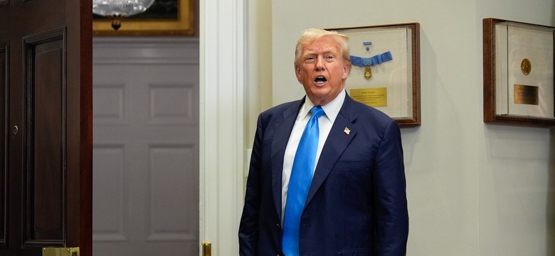 Donald Trump obsypał obelgami wysokiego urzędnika. "To głupi nieudacznik"