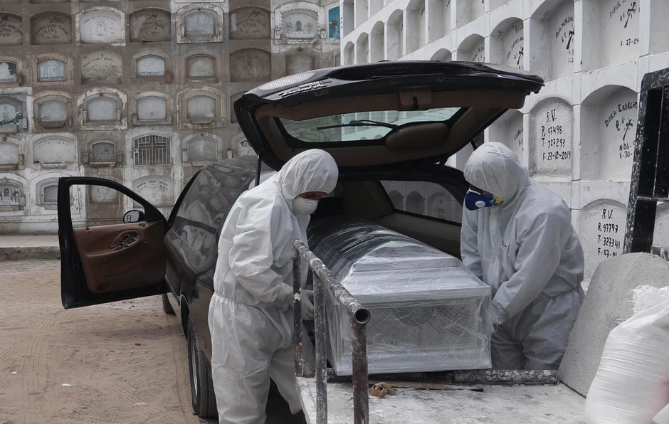 Preminuli od korona virusa se sahranjuju u limenim sanducima