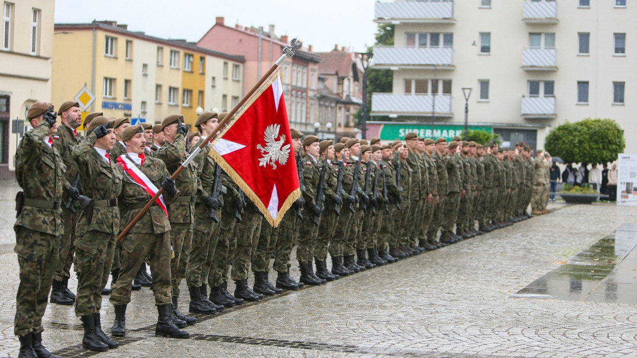 Płk Lewandowski: Niemcy mogą przywrócić obowiązkowy pobór do wojska. Polska jest zajęta kampanią
