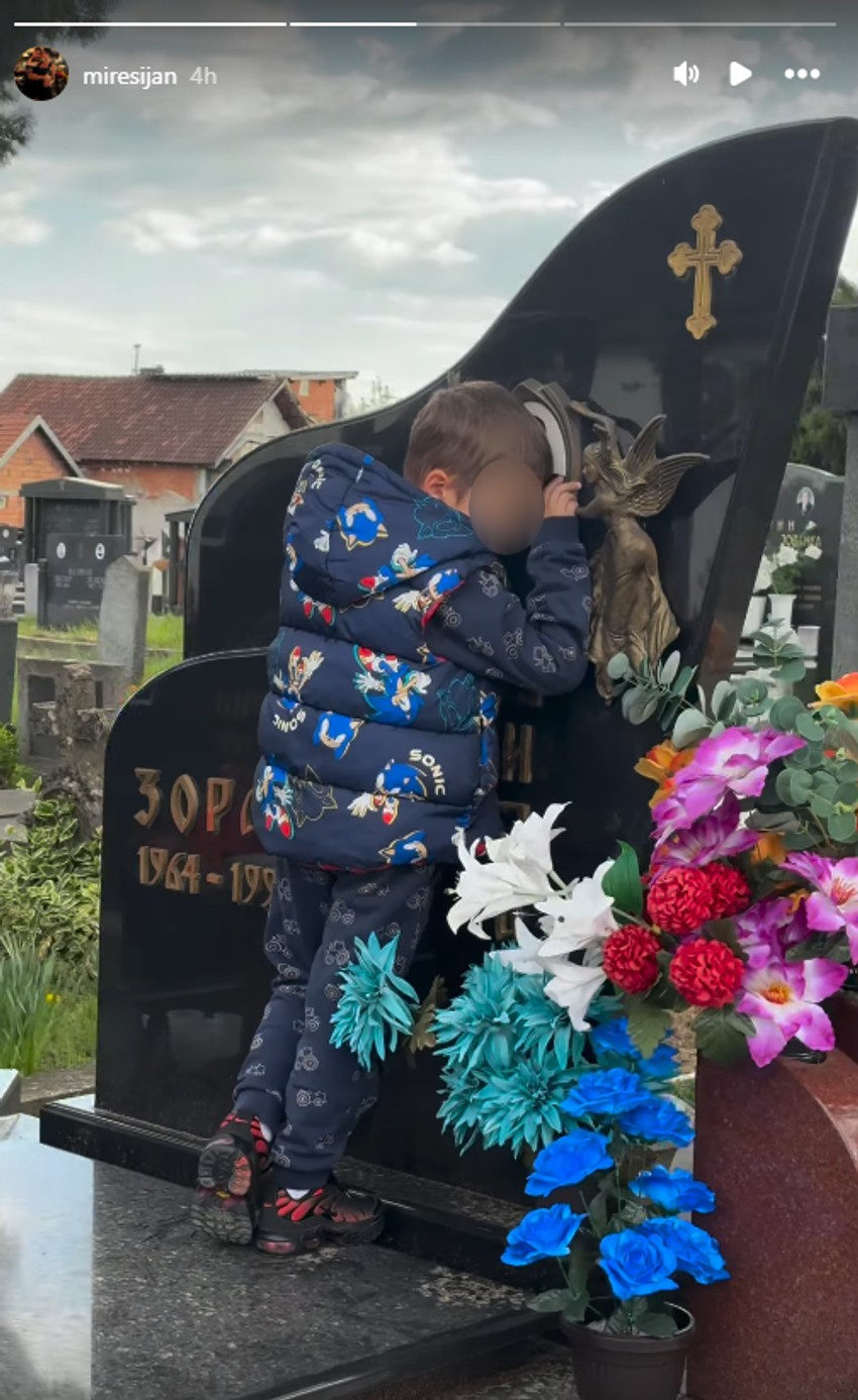 Mirko Šijan pokazao očev spomenik