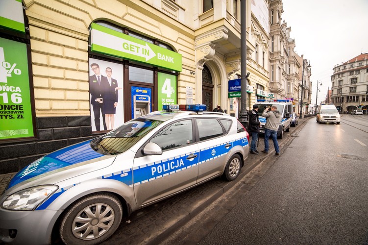 Policja w biurze Radosława Sikorskiego