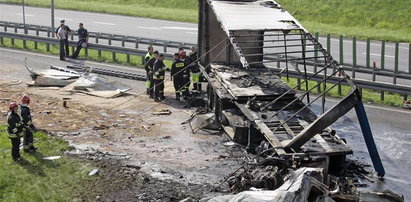 Płonący tir zablokował autostradę