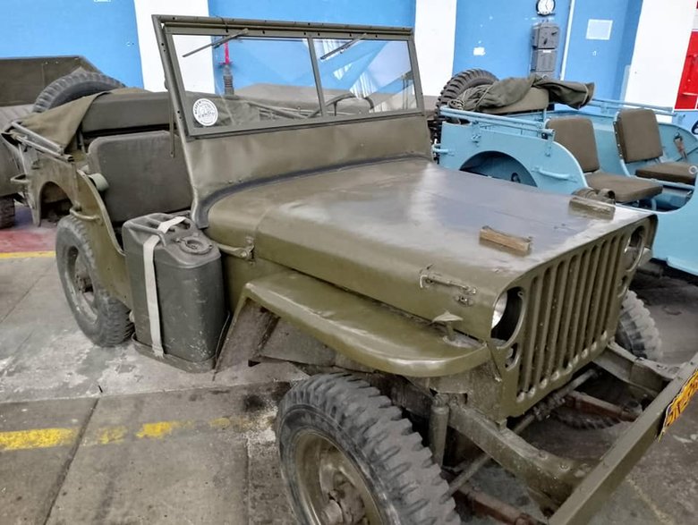 Willys MB z 1943 roku, produkowany w latach 1941 do 1945, pojemność 2200 cm3, moc 60KM