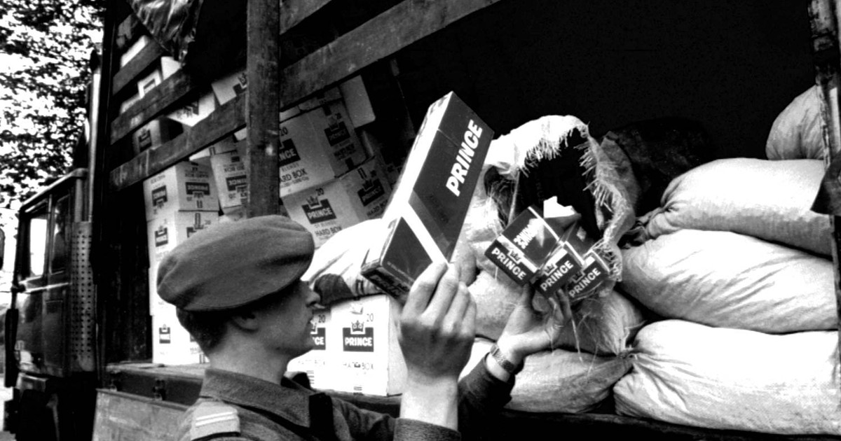 "Papierosy, noszone buty, żelki i samochody... a człowiek żył jak król". Przez granicę z Niemcami przemycało się niemal wszystko