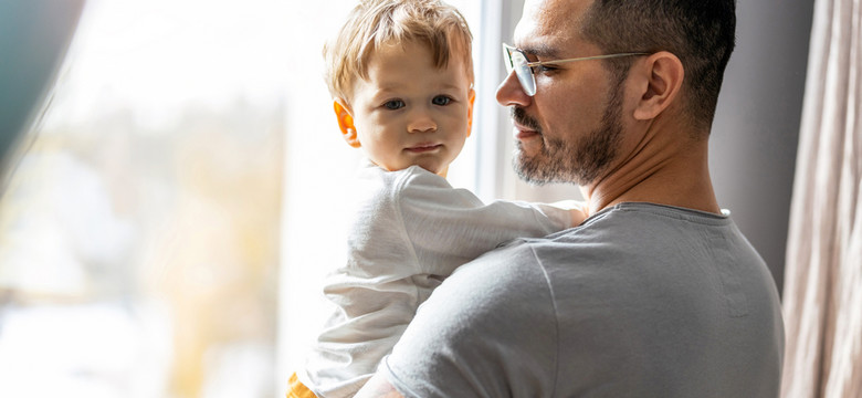 Tata na rodzicielskim — nowe prawo to nie eksperyment społeczny
