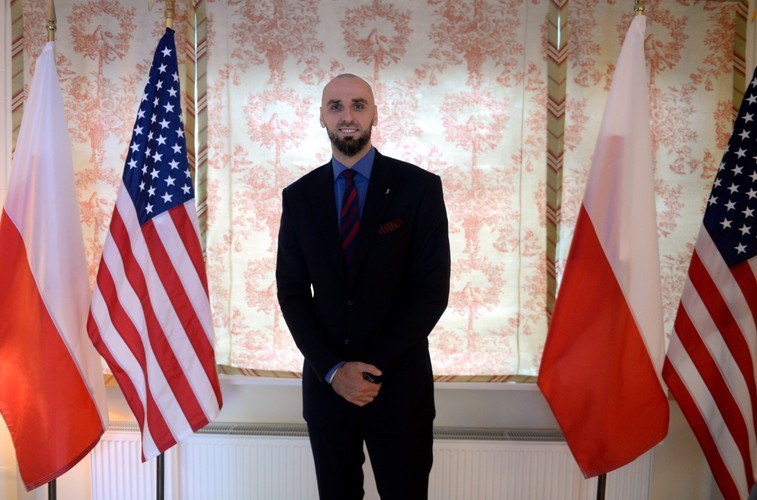 Marcin Gortat w rezydencji ambasadora USA odebrał zaszczytną nagrodę