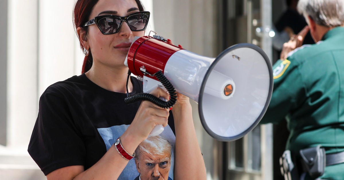 "Zostałam wrobiona przez rosyjską propagandę". Nikt nie chce zostać ostatnim influencerem w klubie fanów Putina [ANALIZA]