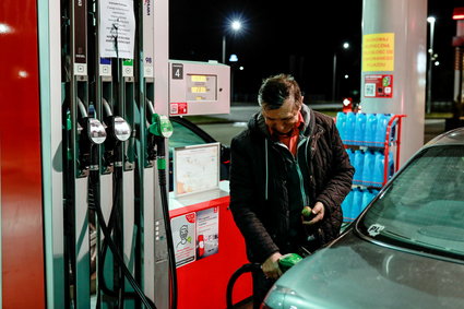 Uwaga na fake newsa na temat cen paliw. Orlen nie obniża stawek dla obywateli Ukrainy