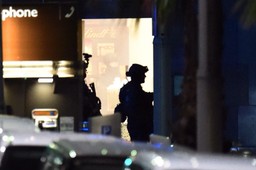 Sydney: zakładnicy uwolnieni z rąk terrorysty. 2 osoby nie żyją. Co stało się z napastnikiem?