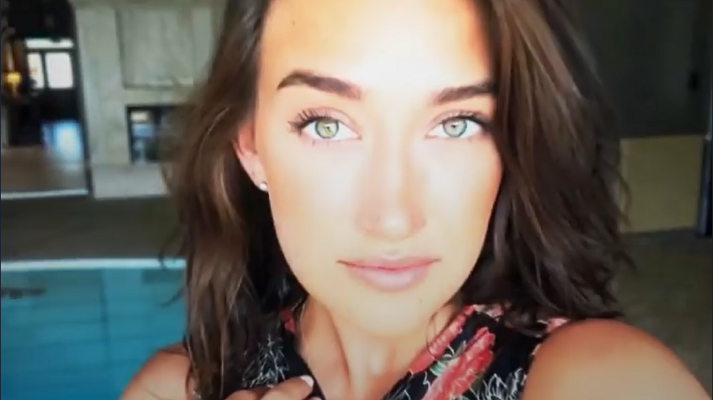 Maďarská influencerka Annabella Lovas. 