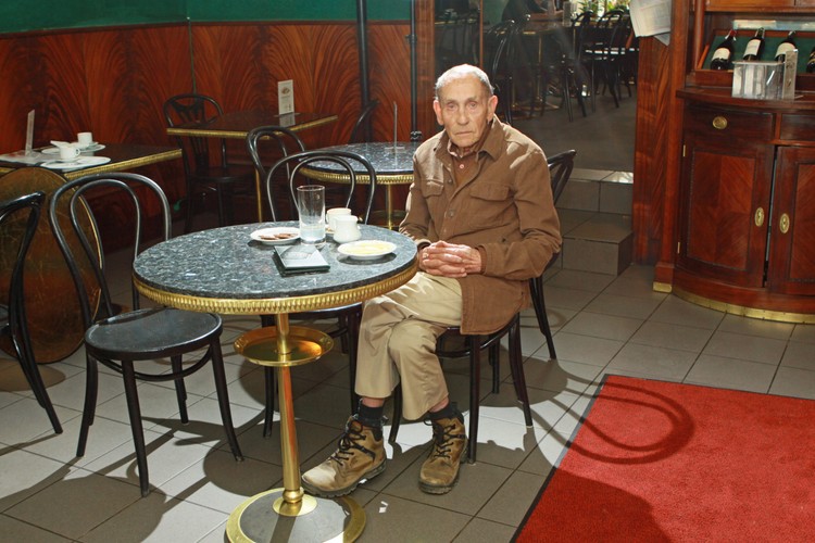 Tadeusz Konwicki w kawiarni Blikle na Nowym Świecie