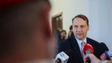 Gorąco na spotkaniu z Sikorskim. Kobieta krzyczała: Pan kłamie. Została wyprowadzona