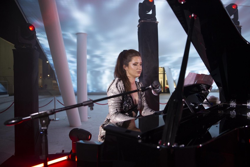 Ana Krstajić na koncertu