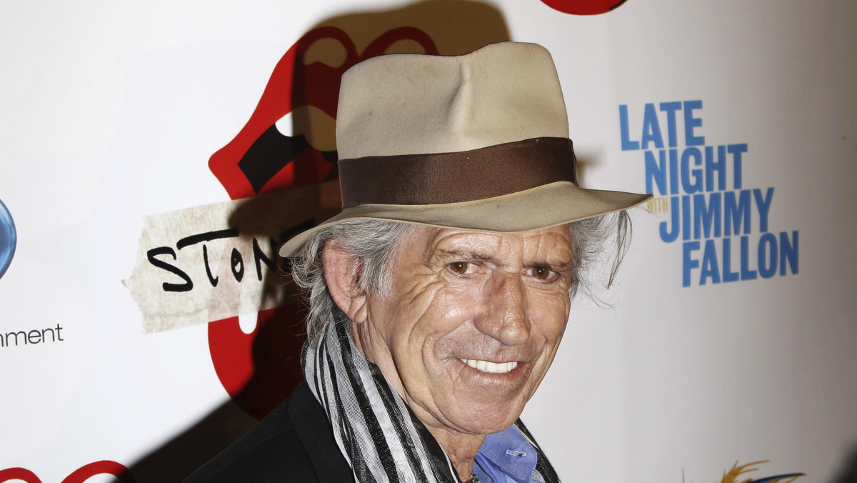 Jeden z założycieli Rolling Stonesów, gitarzysta Keith Richards, ujawnia w swej autobiografii "Życie" (Life), która ma ukazać się w sprzedaży 26 października, wiele nieznanych dotychczas faktów z historii tego słynnego zespołu. Fragmenty książki opublikował w londyński "The Times".